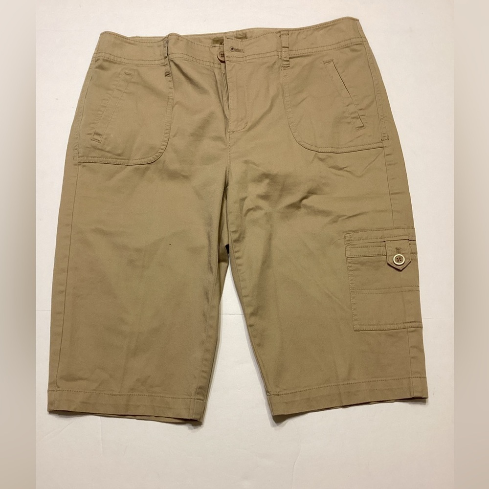 Peck & Peck women’s Khaki Shorts Size 6